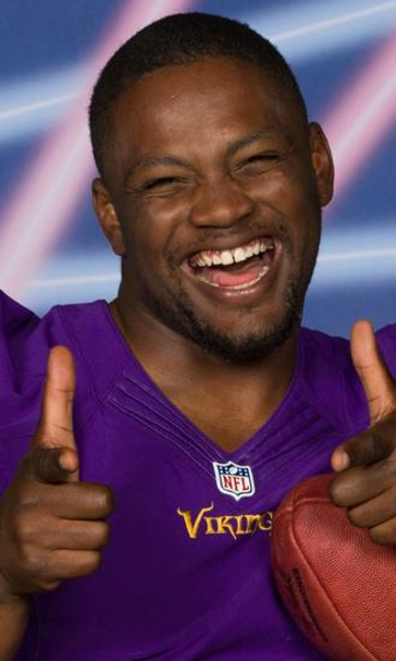 Vikings rookies get yearbook-style headshots with laser backgrounds you wanted as a kid